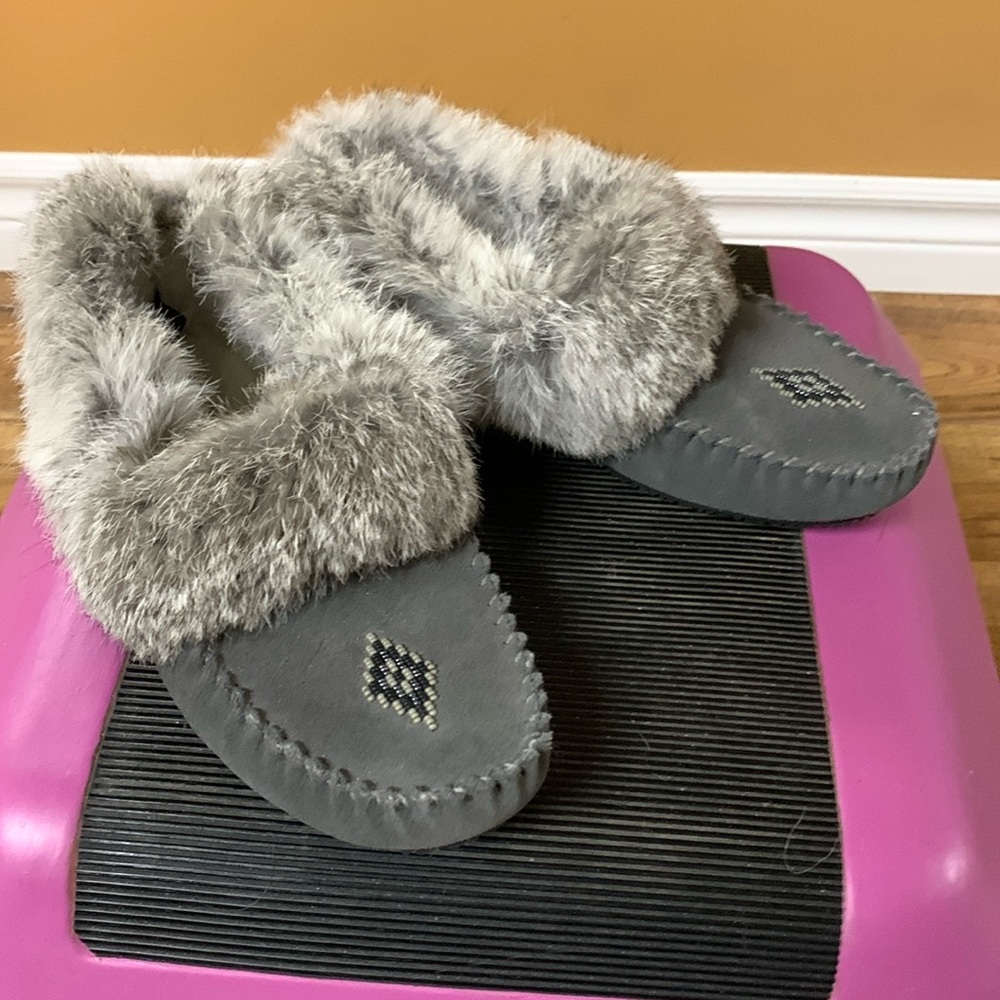 Brand new Grey leather Manitobah mukluk moccasin slippers